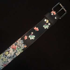 Ed Hardy “Tigers Eye” belt. Black